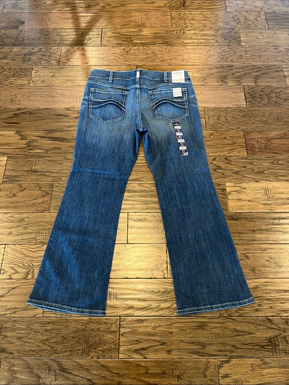 Ariat Real Denim Arrow Mid Rise Bootcut NWT Size 33s - Picture 2 of 16